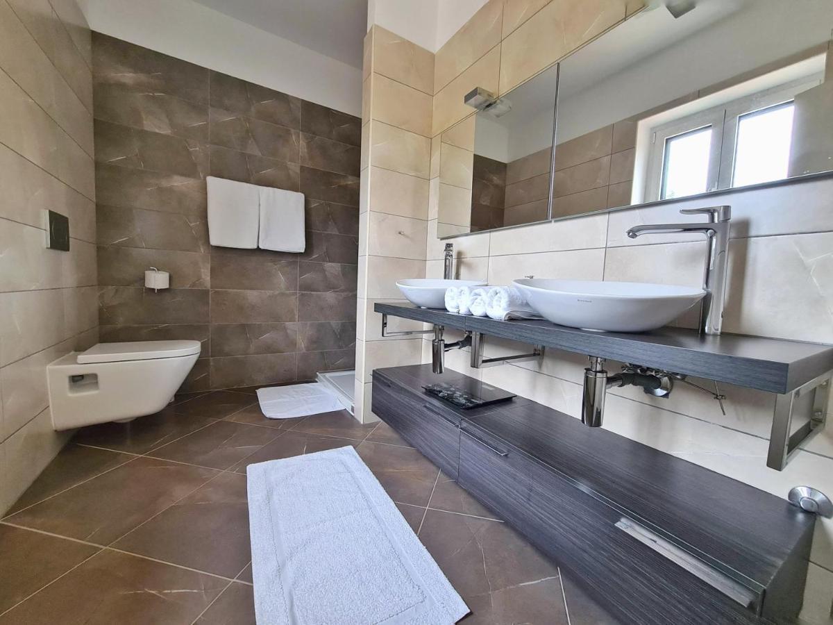 Spacious Villa With Pool, Indoor Jacuzzi And Sauna Near Porec Višnjan Екстериор снимка